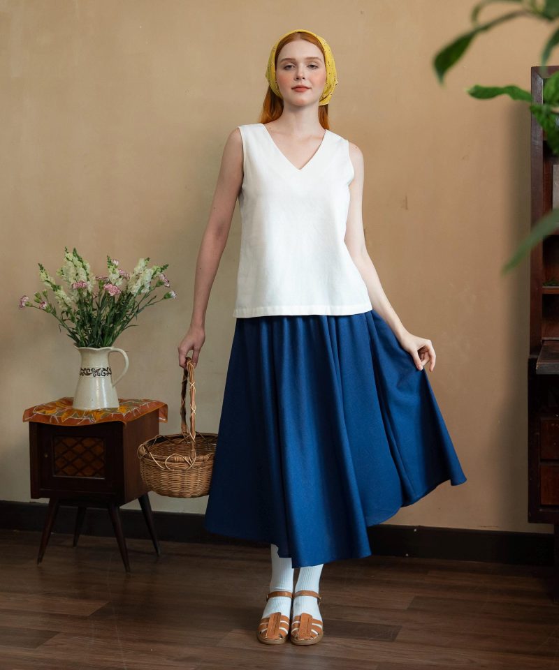 White Linen V Neck Sleeveless Top - Image 2