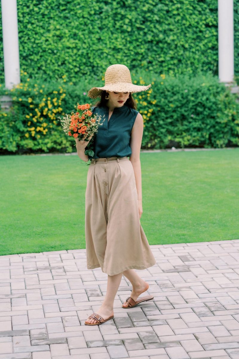 Green Linen Open Neck Tank Top - Image 3
