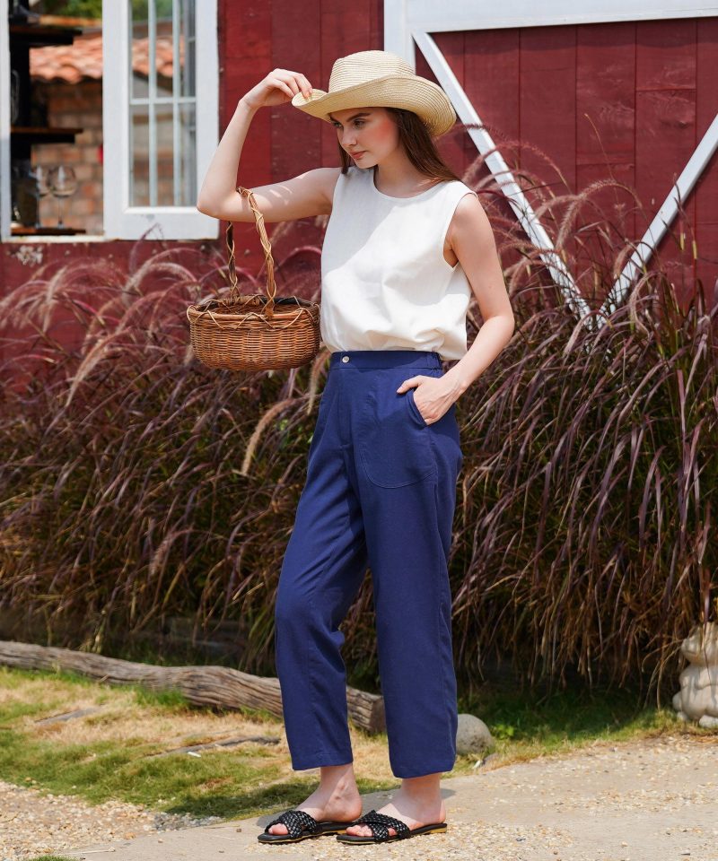 Slim Fit Capri Pants with Pockets