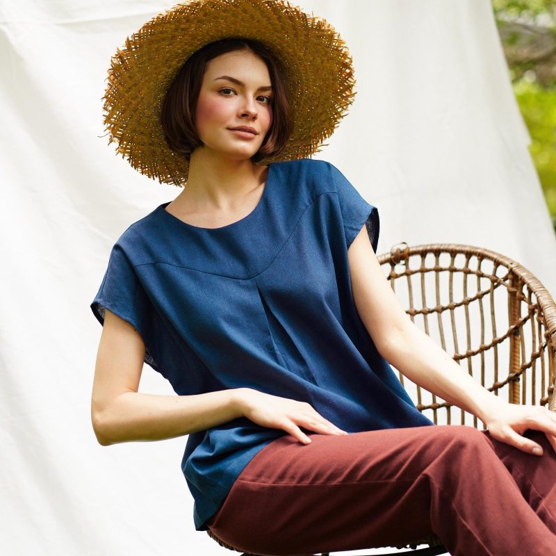 Linen top with curved details - Image 3