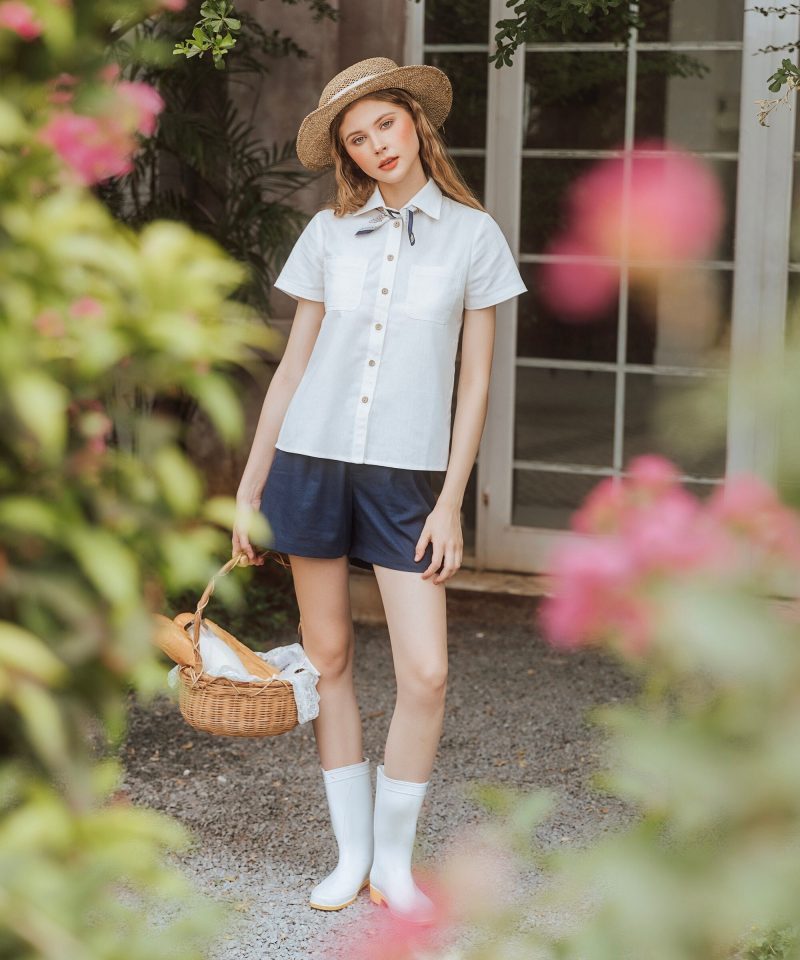 White linen button-down shirt with short sleeves - Image 2