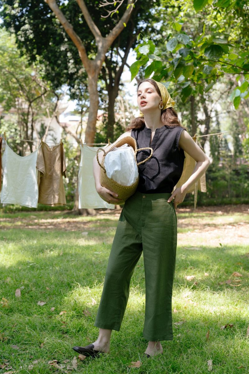 Green Linen Cropped Trousers