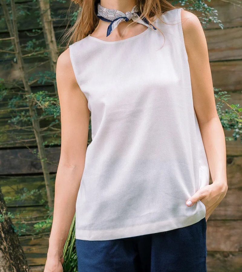 Round Neck Sleeveless Linen Vest - Image 2