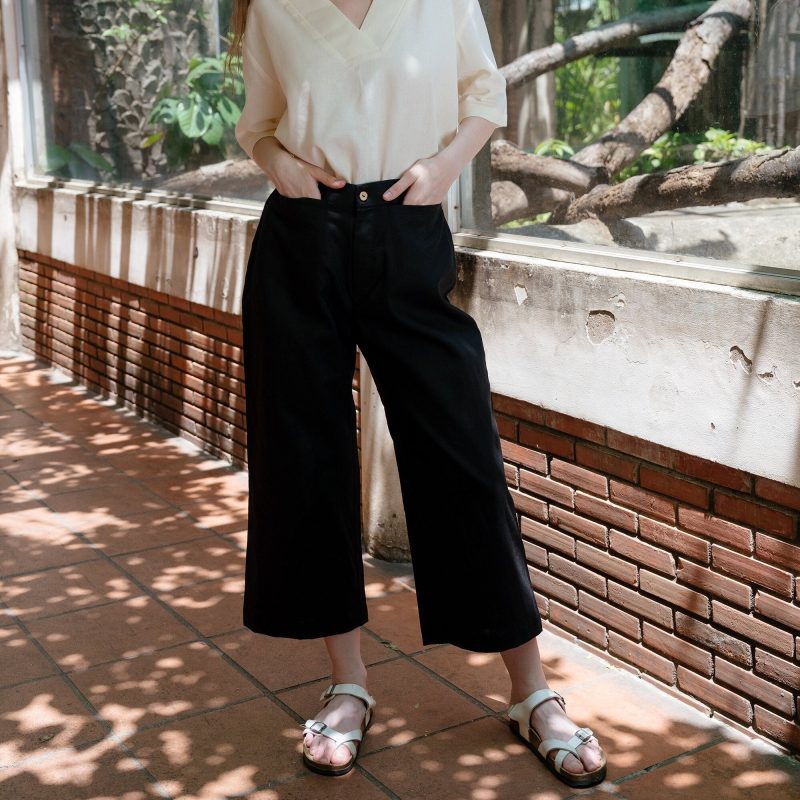 Black elastic waist trousers